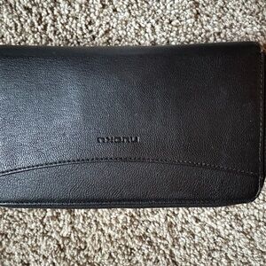 Coach Elegant Black Leather Wallet